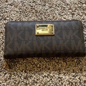 Michael Kors Monogram Wallet